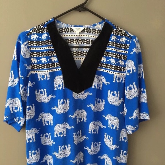 crown & ivy Tops - Crown & Ivy Elephant Tunic Black Velvet Neckline